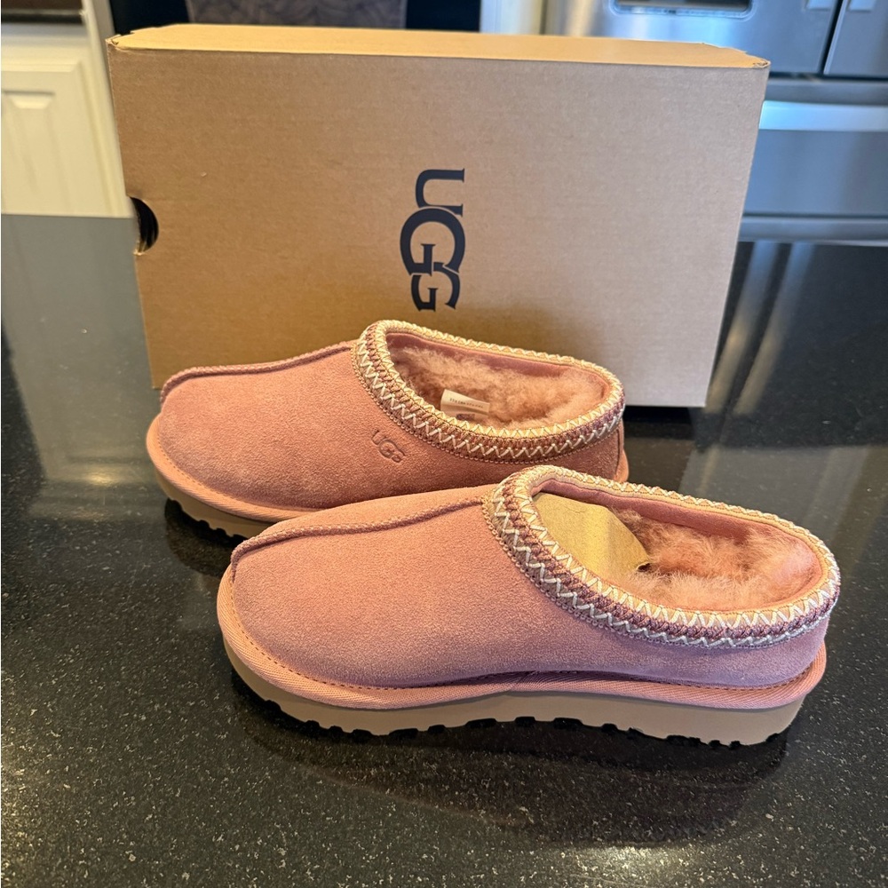 UGG Women’s Tasman II Slipper in Pink Dawn. Size 5